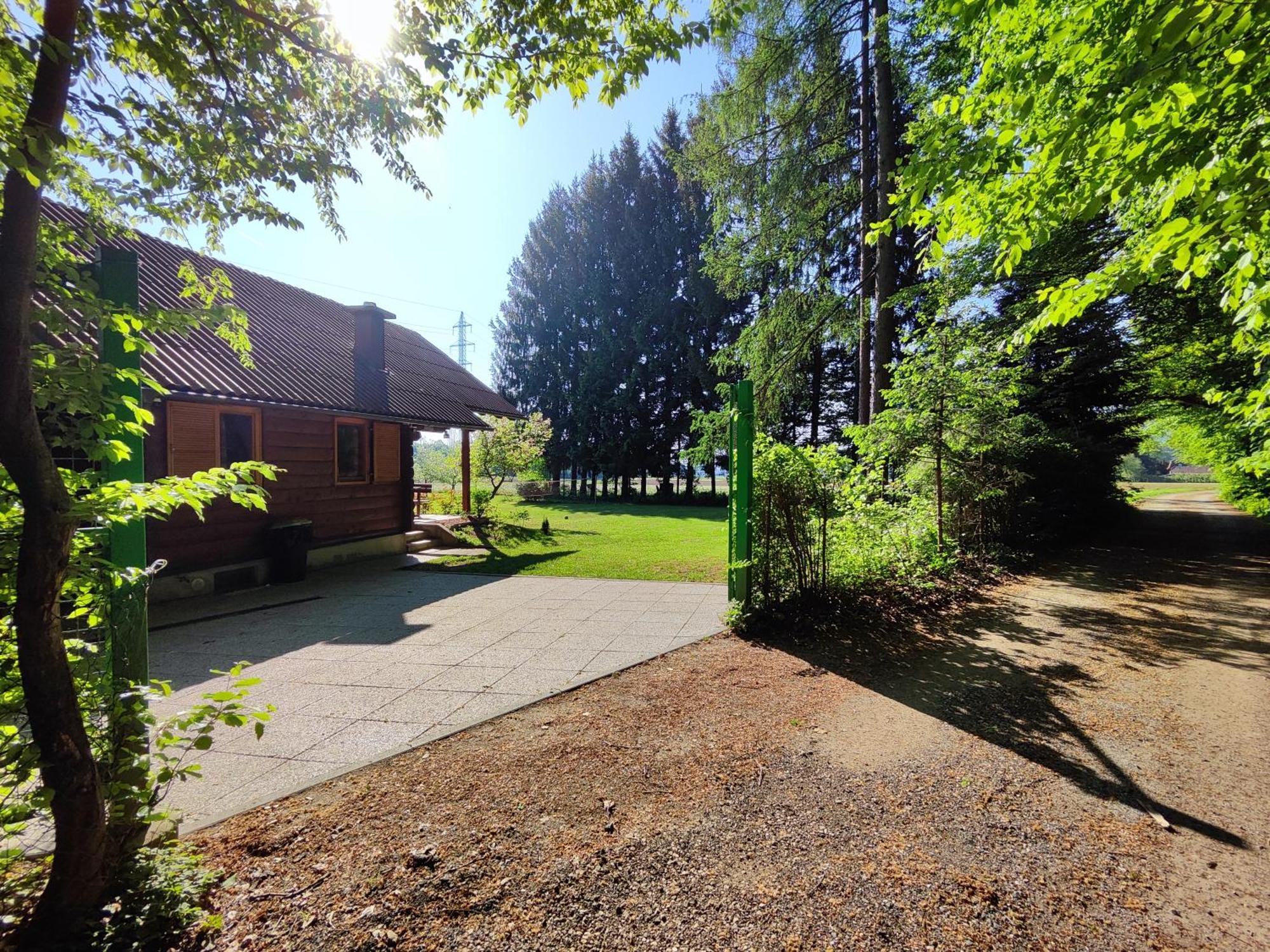 Silent Orchard Villa Naklo Exteriör bild